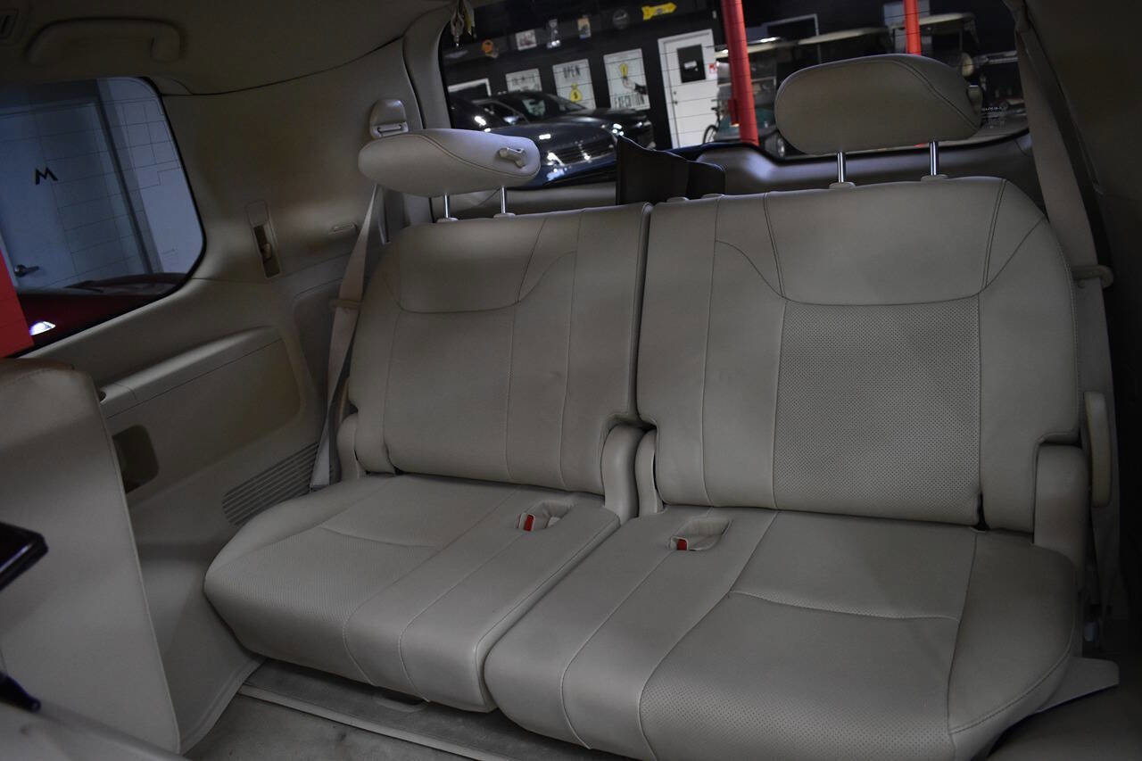 Used 2015 Lexus LX 570 4WD image 18