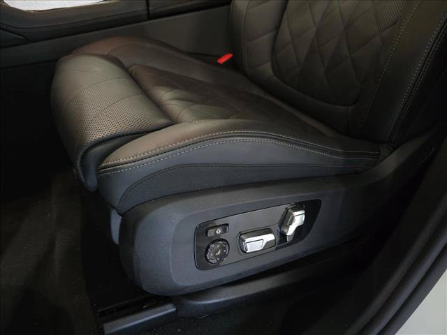 Used 2026 BMW X6 M60i AWD/4WD image 30