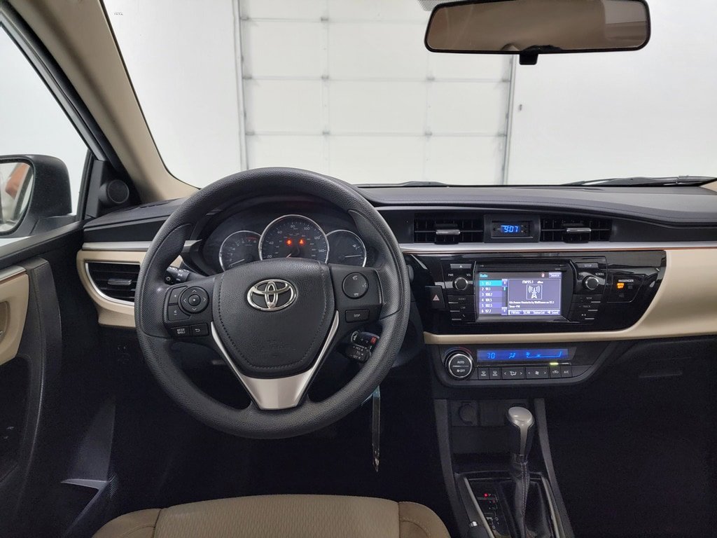 Used 2015 Toyota Corolla LE FWD image 12