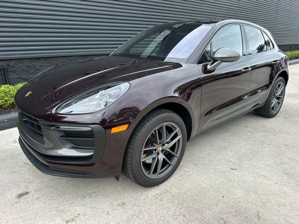 Certified 2025 Porsche Macan Turbo image 7