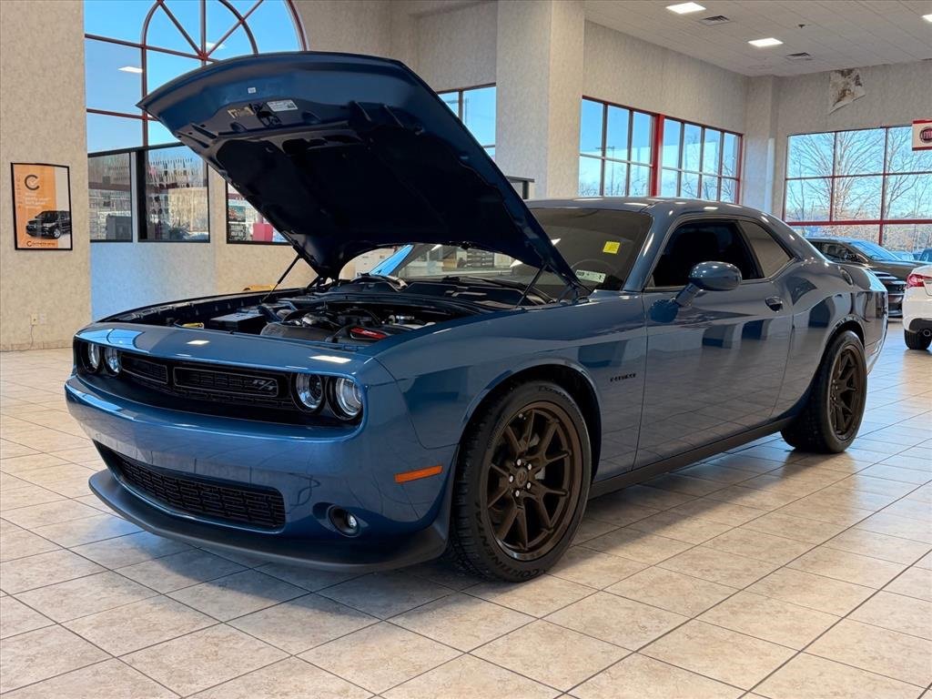 Used 2022 Dodge Challenger R/T w/ Blacktop Package image 13