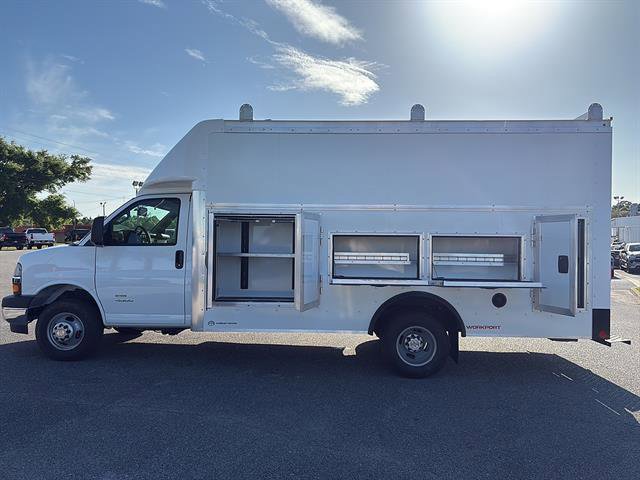 New 2026 Chevrolet Express 4500 w/ Power Convenience Package RWD image 4
