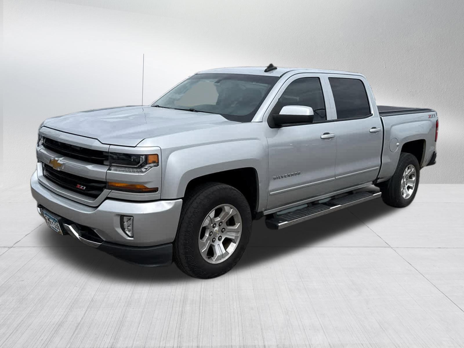 Used 2017 Chevrolet Silverado 1500 LT w/ All Star Edition AWD/4WD image 3