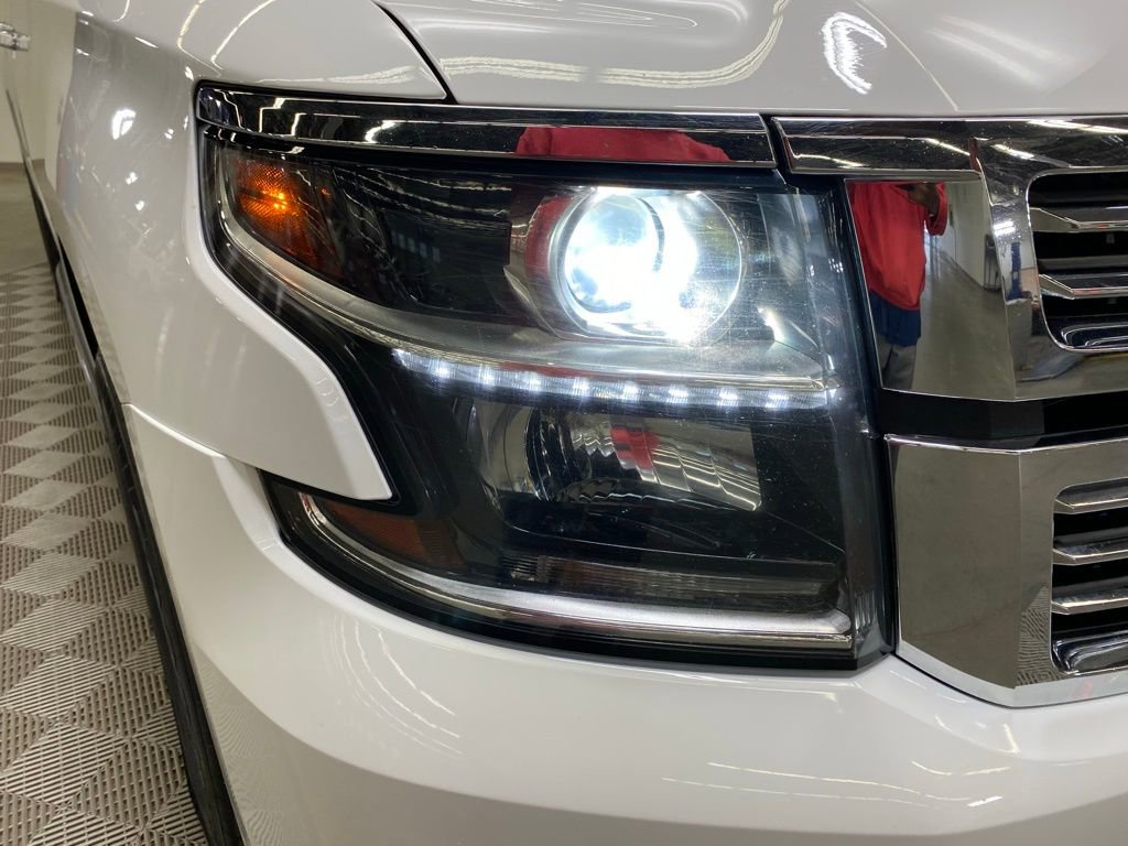Used 2019 Chevrolet Suburban Premier AWD/4WD image 3