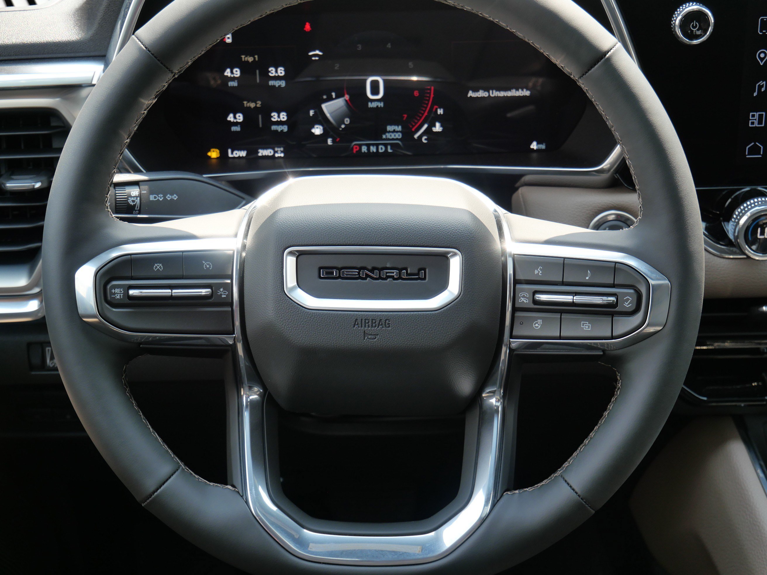 New 2026 GMC Canyon Denali w/ LPO, Denali Black Edition AWD/4WD image 12