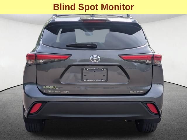 Used 2023 Toyota Highlander XLE AWD/4WD image 6
