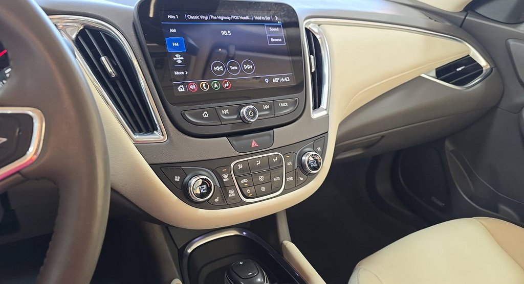 Used 2020 Chevrolet Malibu Premier FWD image 7