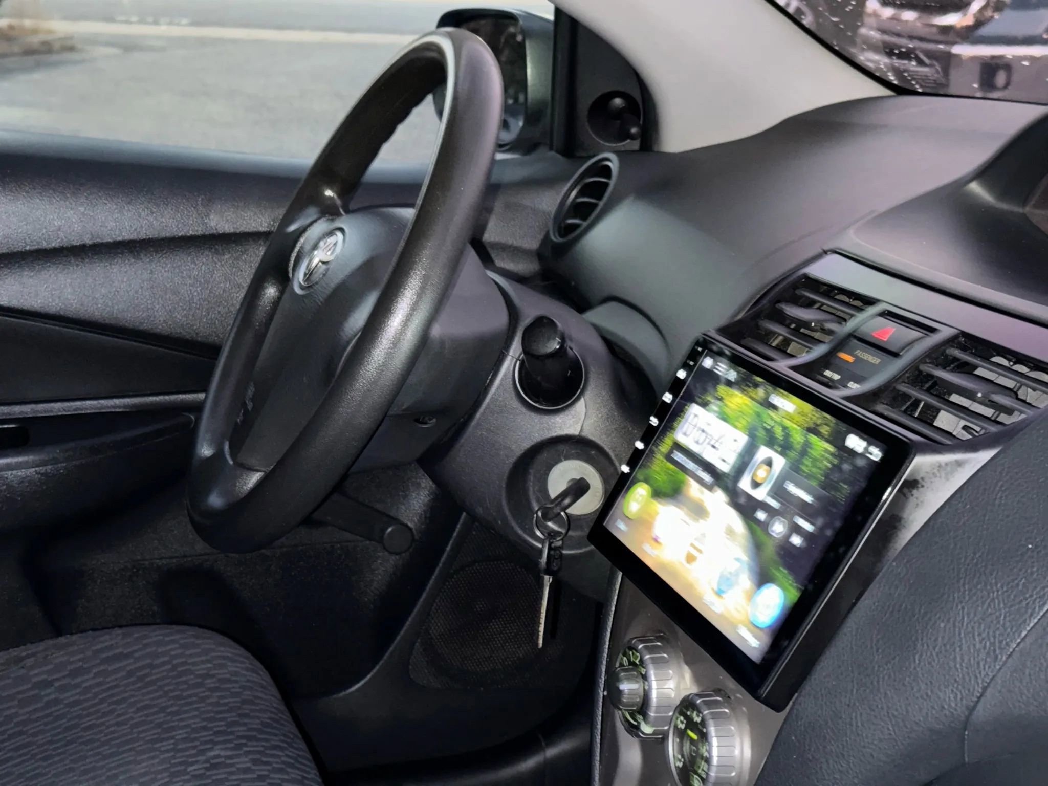 Used 2011 Toyota Yaris Sedan image 23