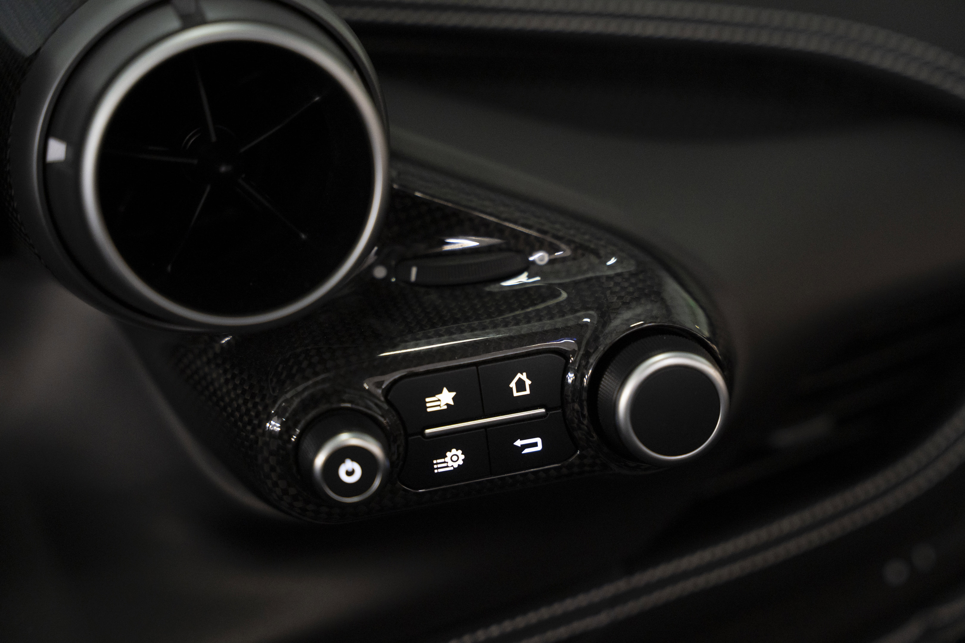 Used 2021 Ferrari F8 Tributo RWD image 48