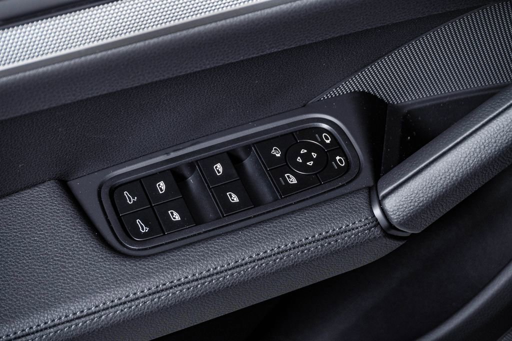 New 2026 Porsche Cayenne image 26