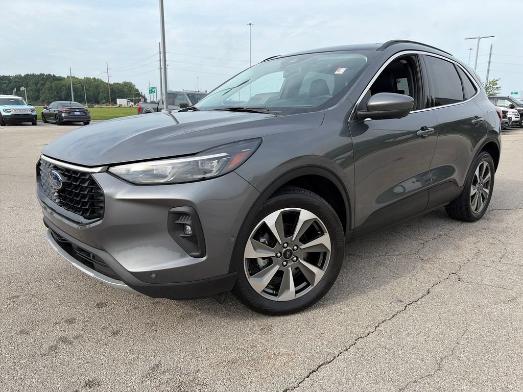Used 2024 Ford Escape Platinum w/ Premium Technology Package AWD/4WD image 3
