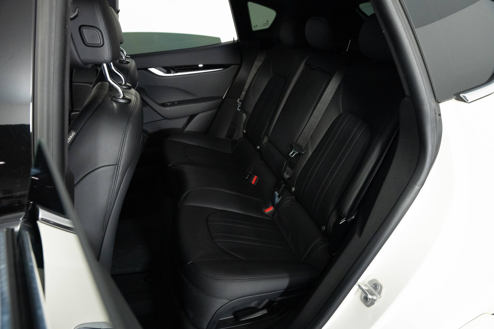 Used 2023 Maserati Levante GT AWD/4WD image 43