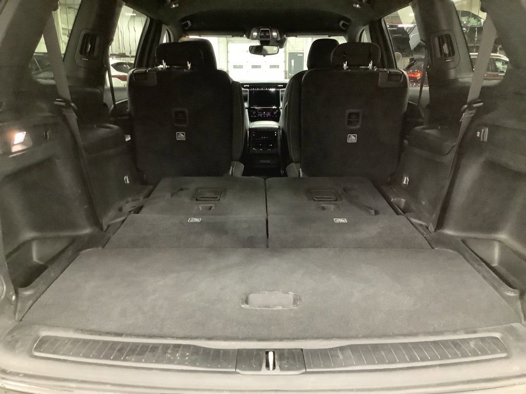 Used 2024 Jeep Grand Cherokee L Laredo image 28