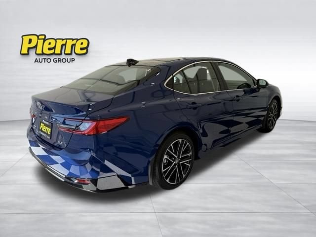 Used 2025 Toyota Camry XLE AWD/4WD image 5