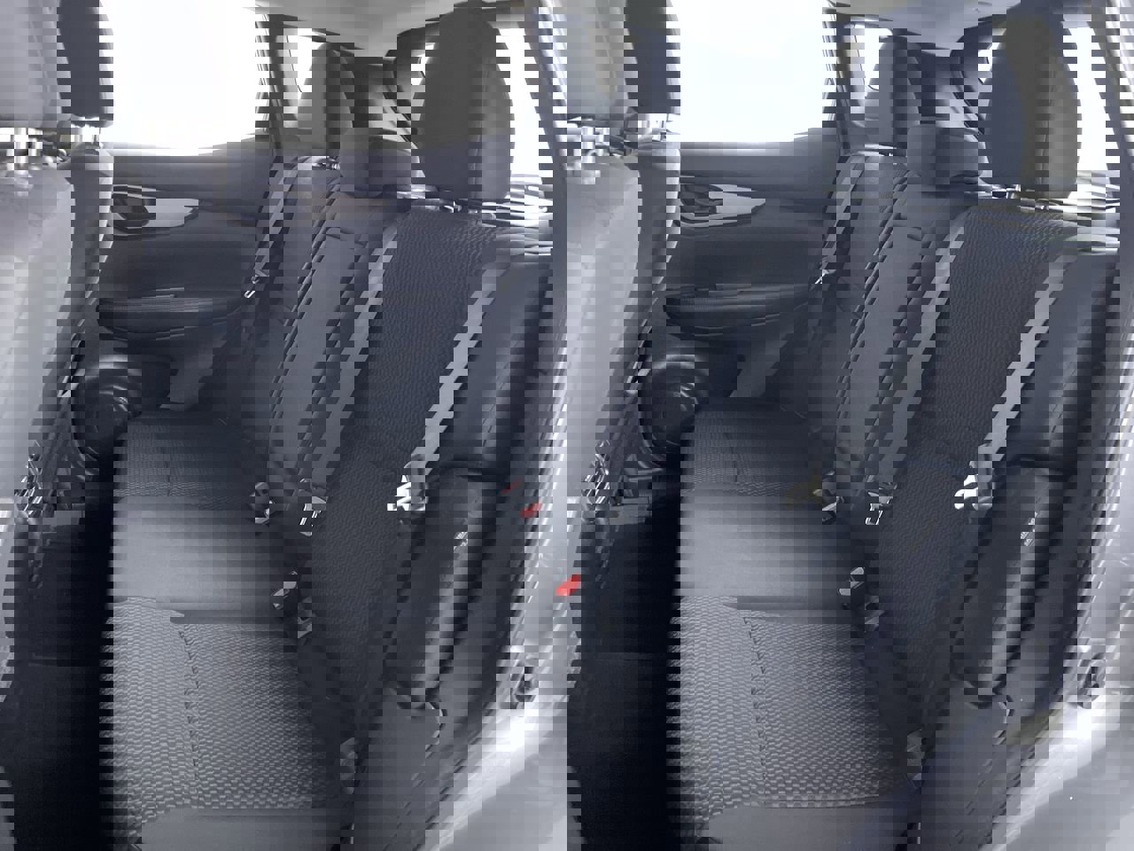 Used 2020 Nissan Rogue Sport S image 19