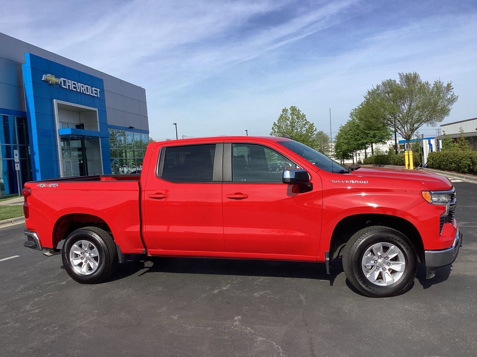 Used 2025 Chevrolet Silverado 1500 LT image 5