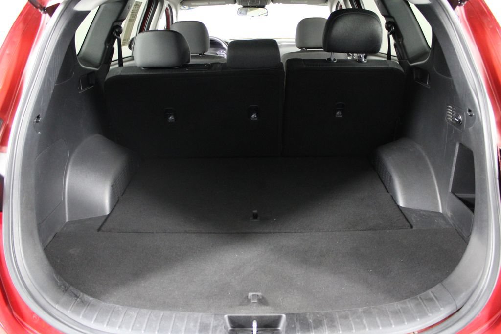 Used 2020 Hyundai Santa Fe SE FWD image 15