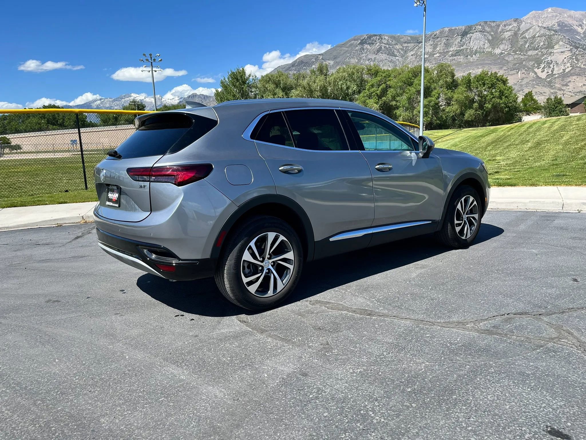 Used 2023 Buick Envision Essence AWD/4WD image 11