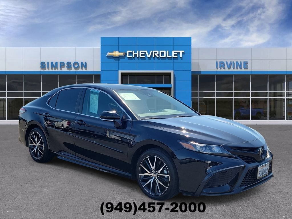 Used 2023 Toyota Camry SE FWD image 2
