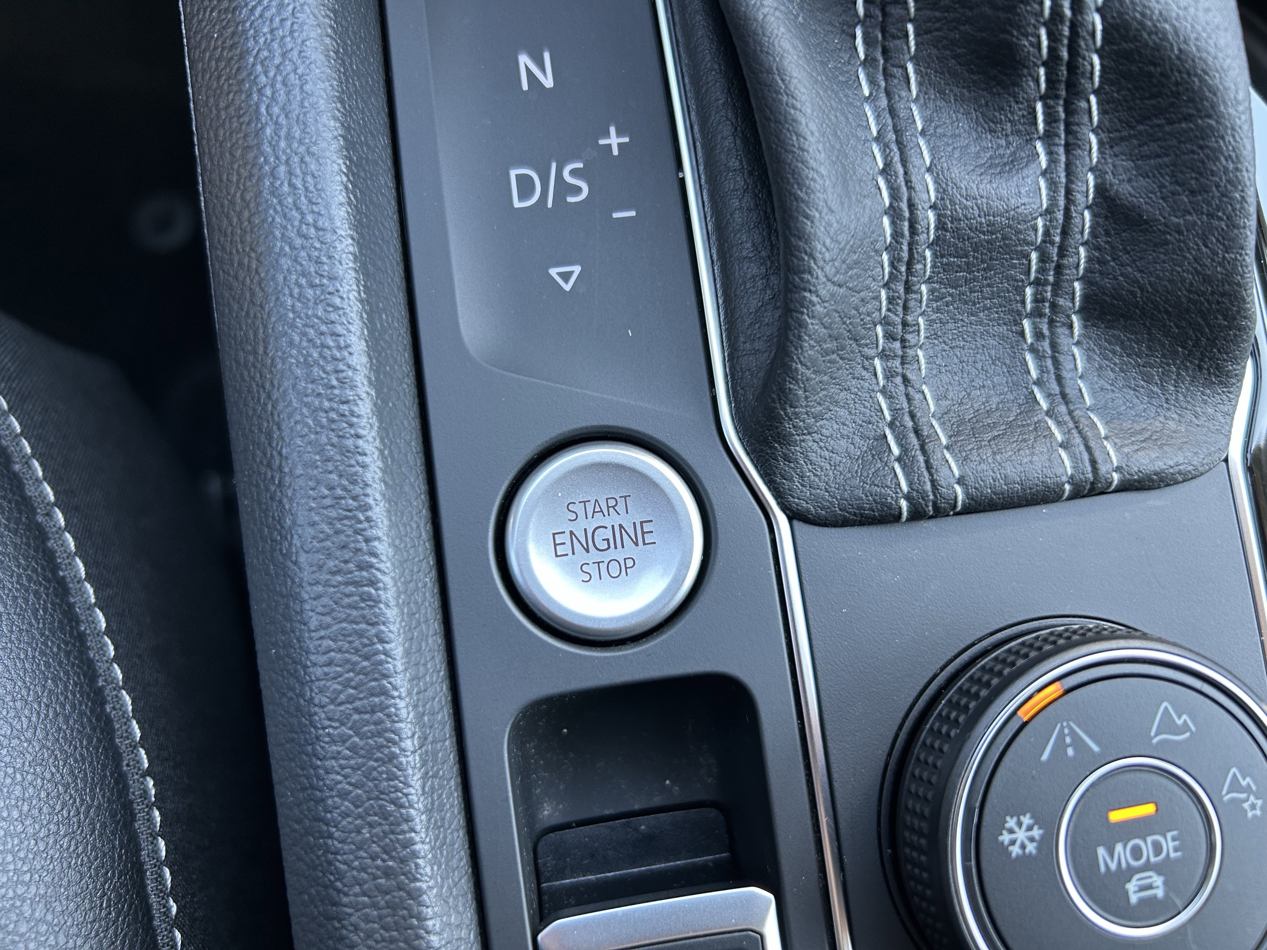 Certified 2023 Volkswagen Atlas SE AWD/4WD image 16