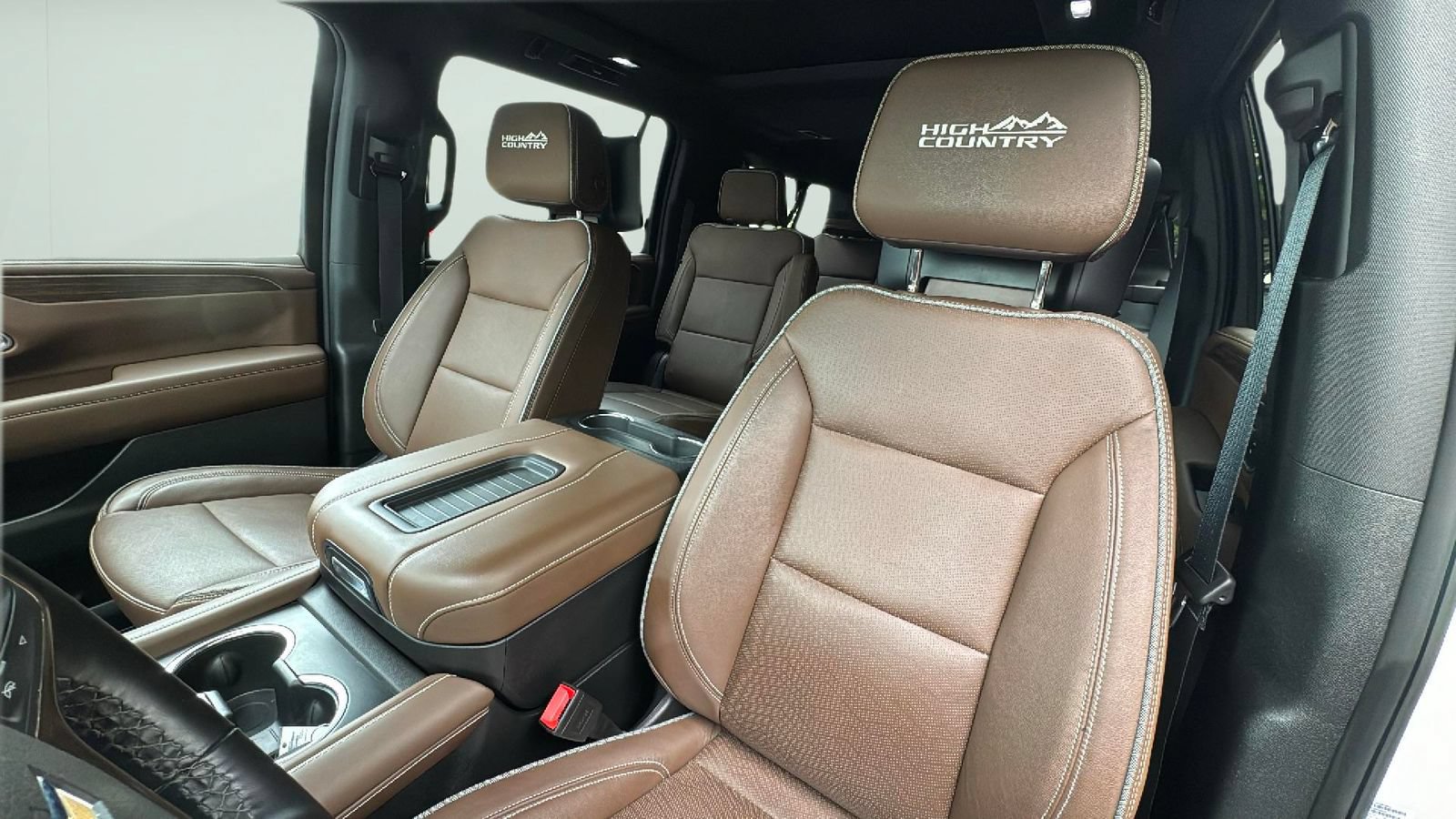 Used 2024 Chevrolet Suburban High Country AWD/4WD image 13