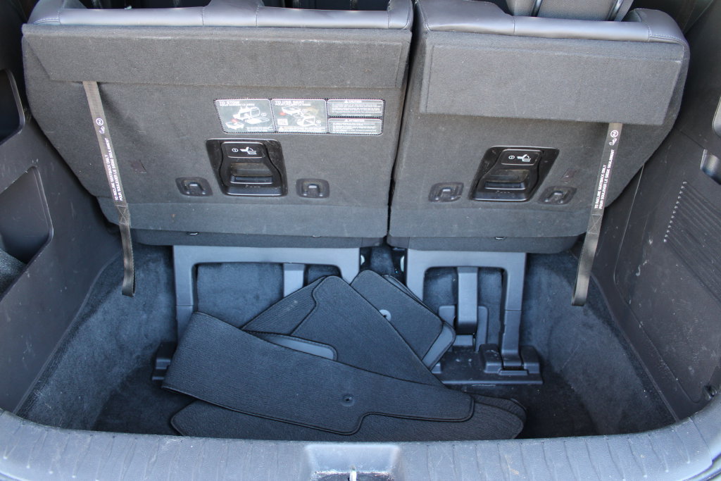 Used 2025 Kia Carnival FWD image 31