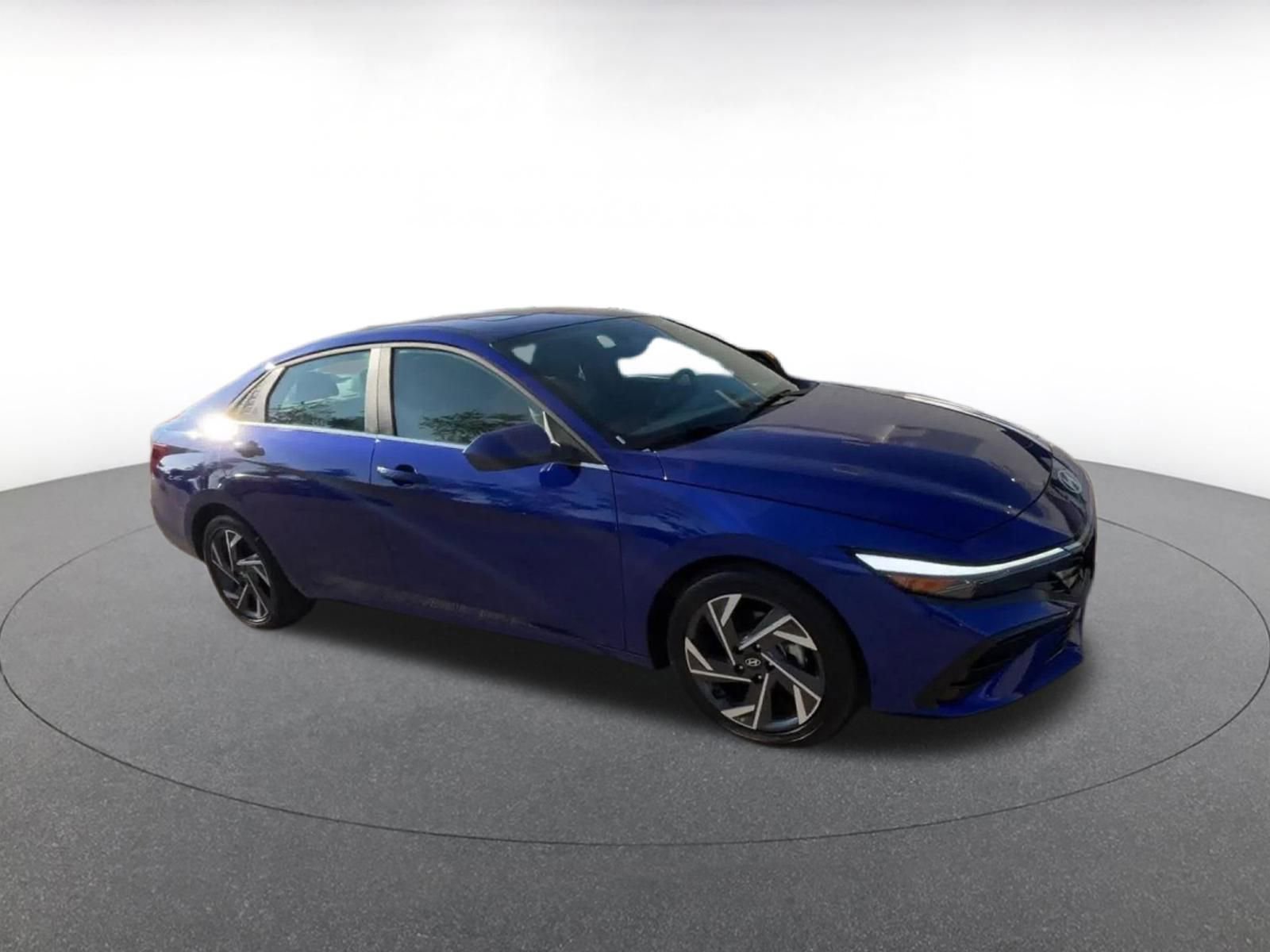 Used 2025 Hyundai Elantra SEL video 2