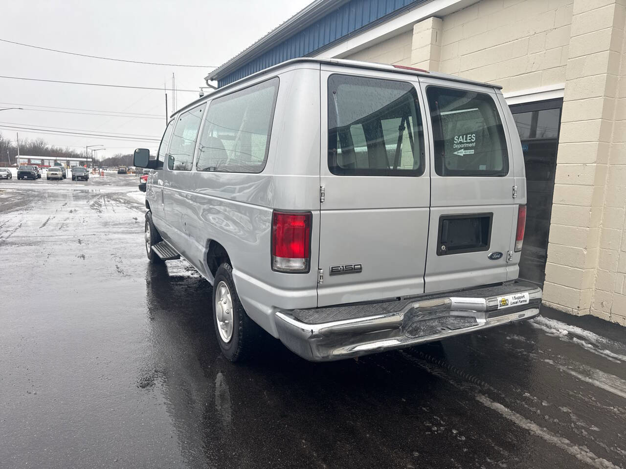 Used 2007 Ford E-150 and Econoline 150 Wagon RWD image 7