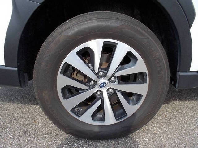 Used 2024 Subaru Outback Premium AWD/4WD image 19