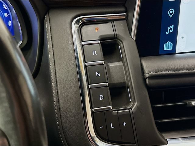 Used 2022 Chevrolet Tahoe LT w/ Luxury Package AWD/4WD image 18