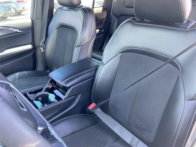 Used 2023 Jeep Grand Cherokee Altitude AWD/4WD image 14