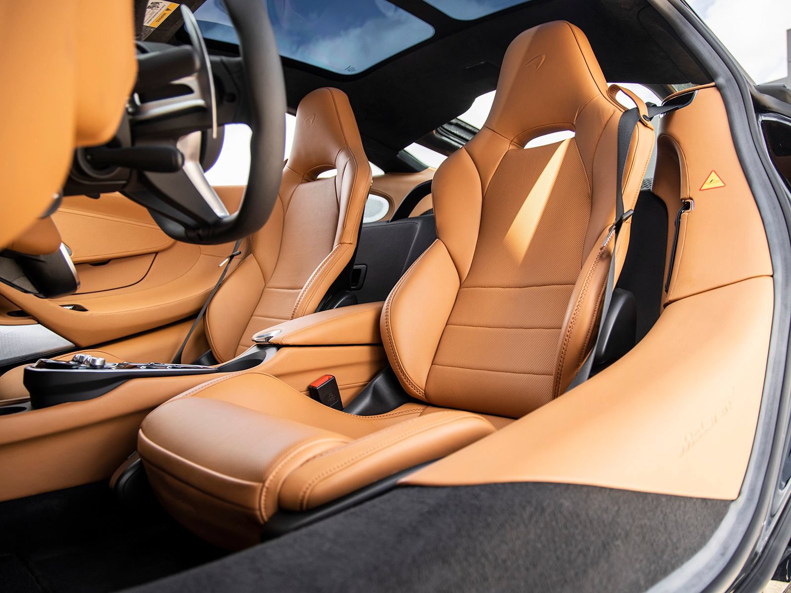 Used 2023 McLaren GT RWD image 25