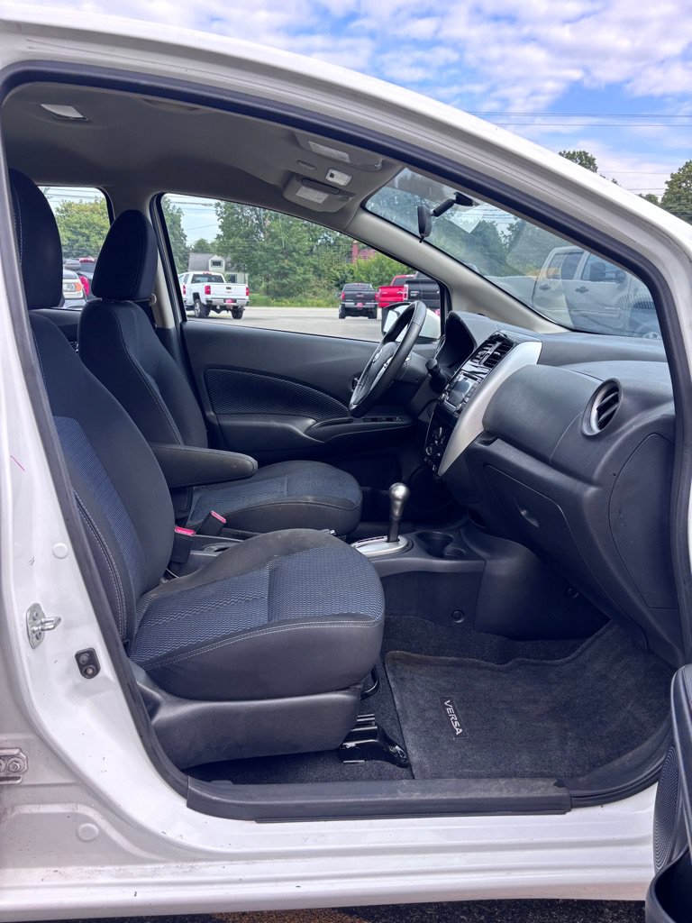 Used 2015 Nissan Versa Note FWD image 11
