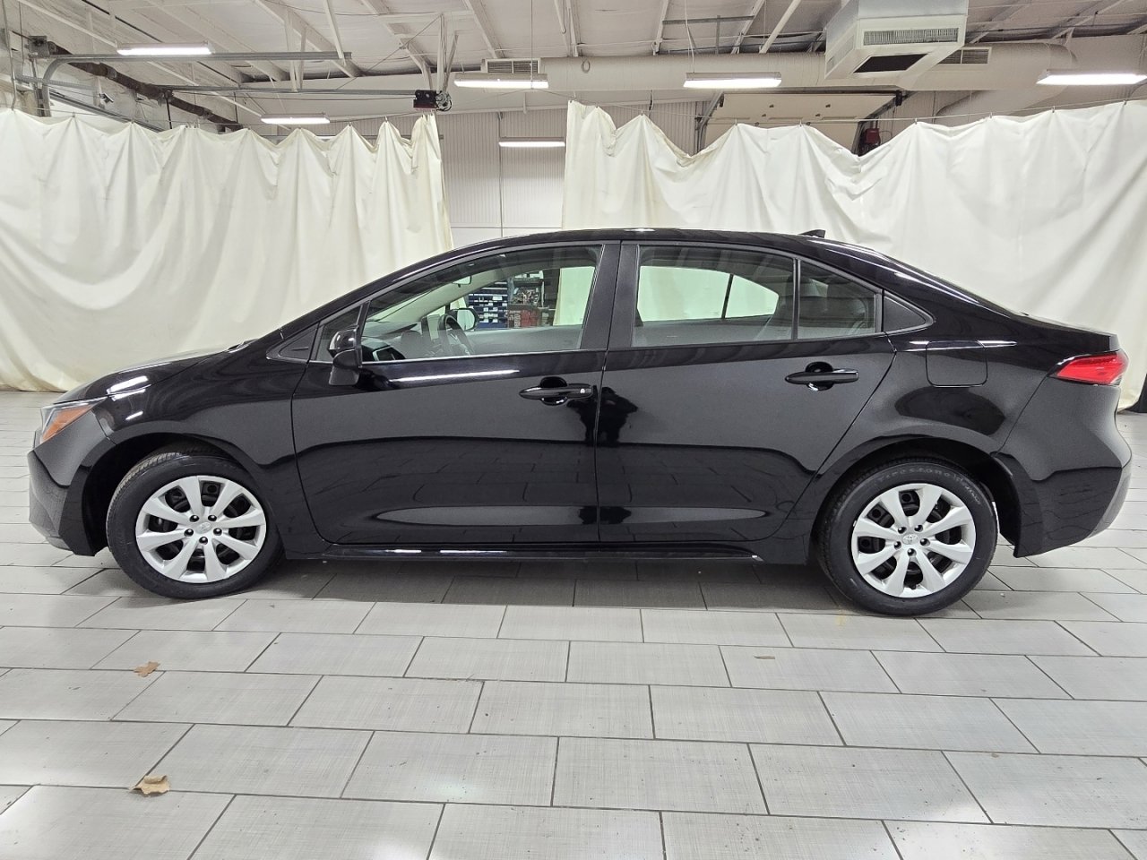 Certified 2025 Toyota Corolla LE image 11