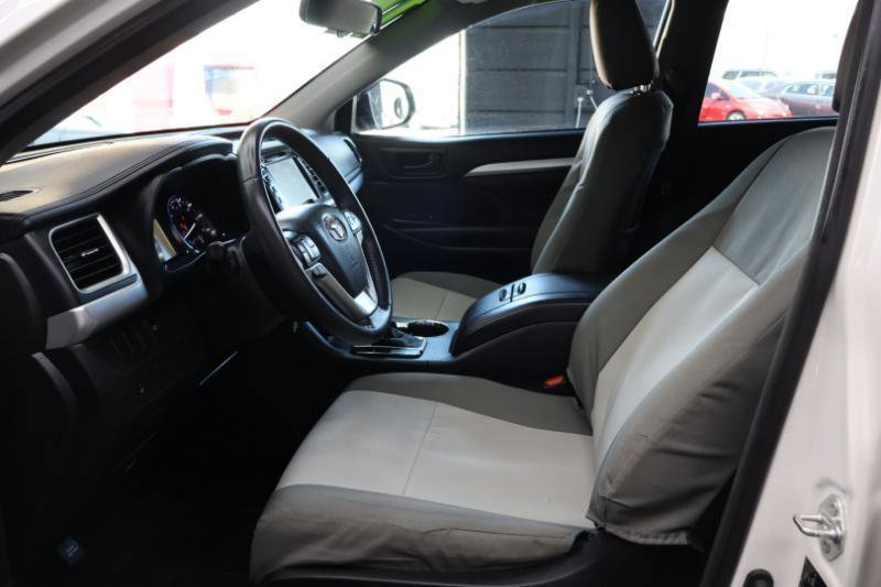 Used 2016 Toyota Highlander Plus AWD/4WD image 13