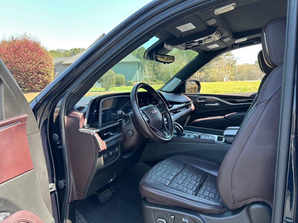 Used 2023 Cadillac Escalade ESV Sport Platinum w/ LPO, ONYX Package image 43