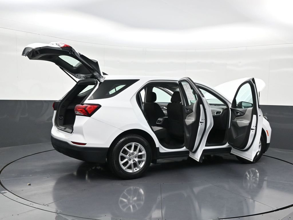 Used 2022 Chevrolet Equinox LS image 35