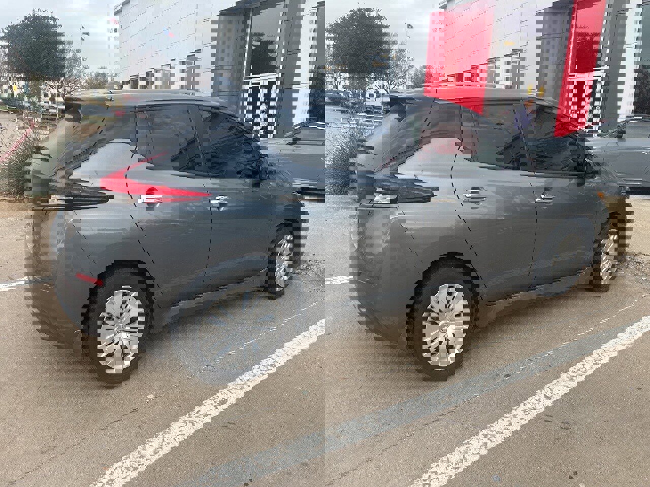 Used 2023 Nissan Leaf S image 3