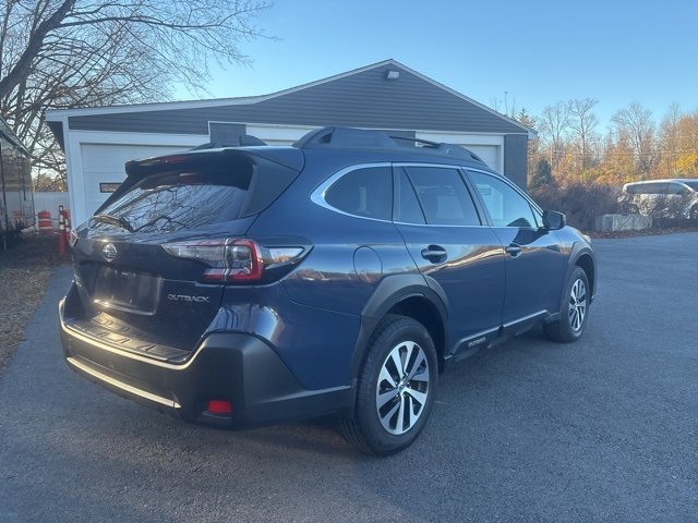 Used 2023 Subaru Outback Premium image 2