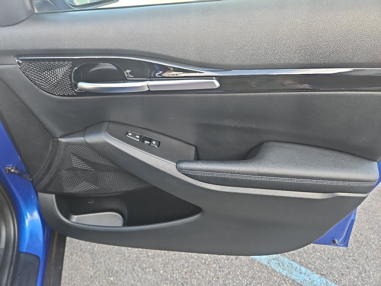 Used 2022 Kia Seltos Nightfall Edition image 17