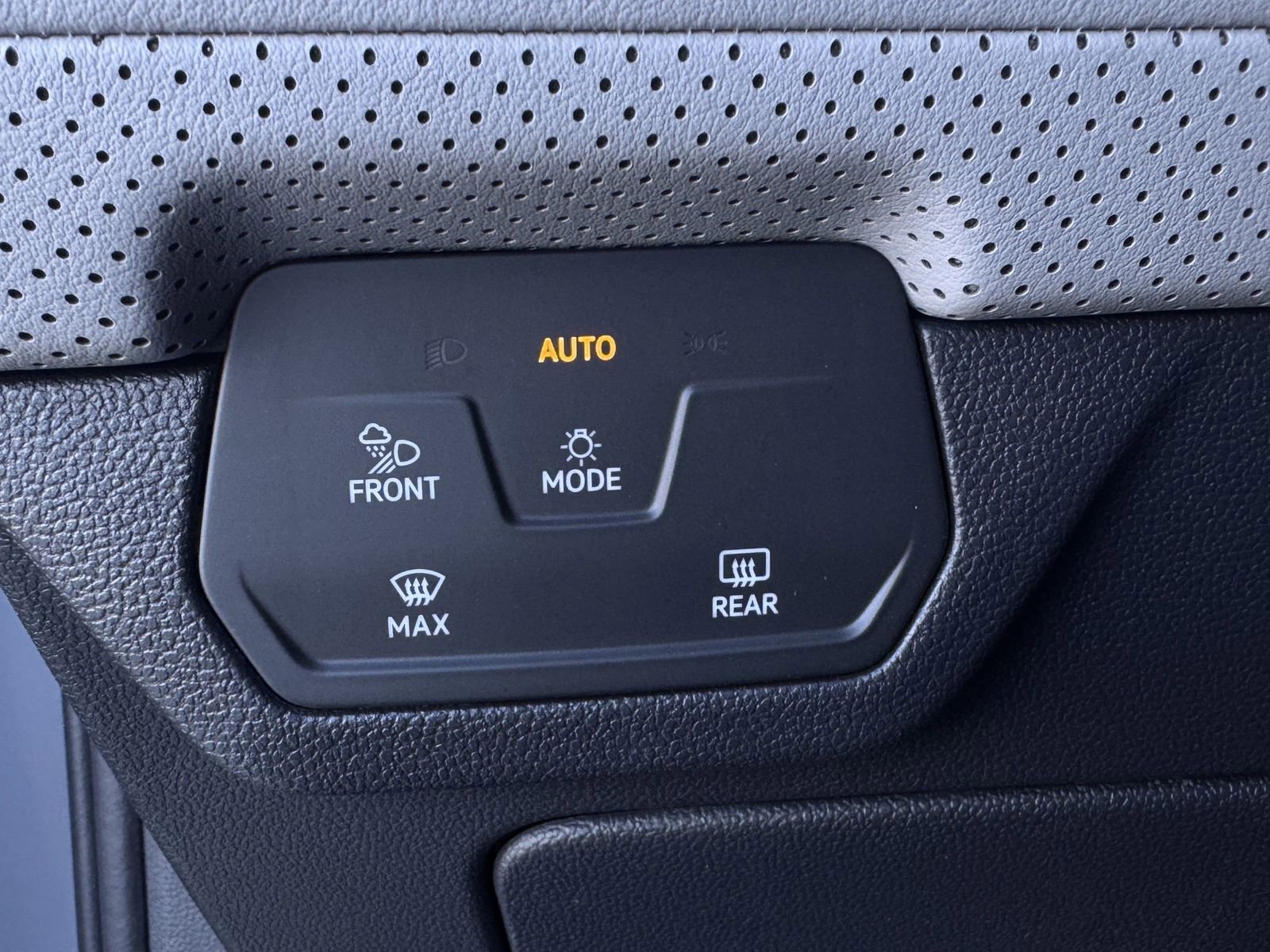 New 2026 Volkswagen Atlas Peak Edition image 21