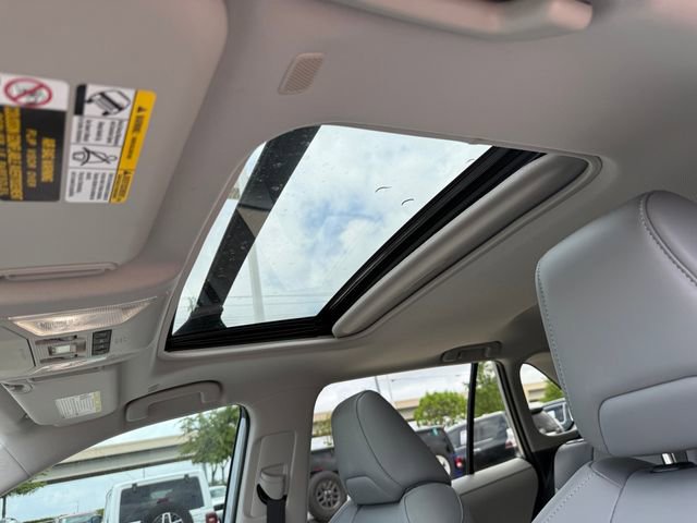 Used 2025 Toyota RAV4 XLE Premium image 15