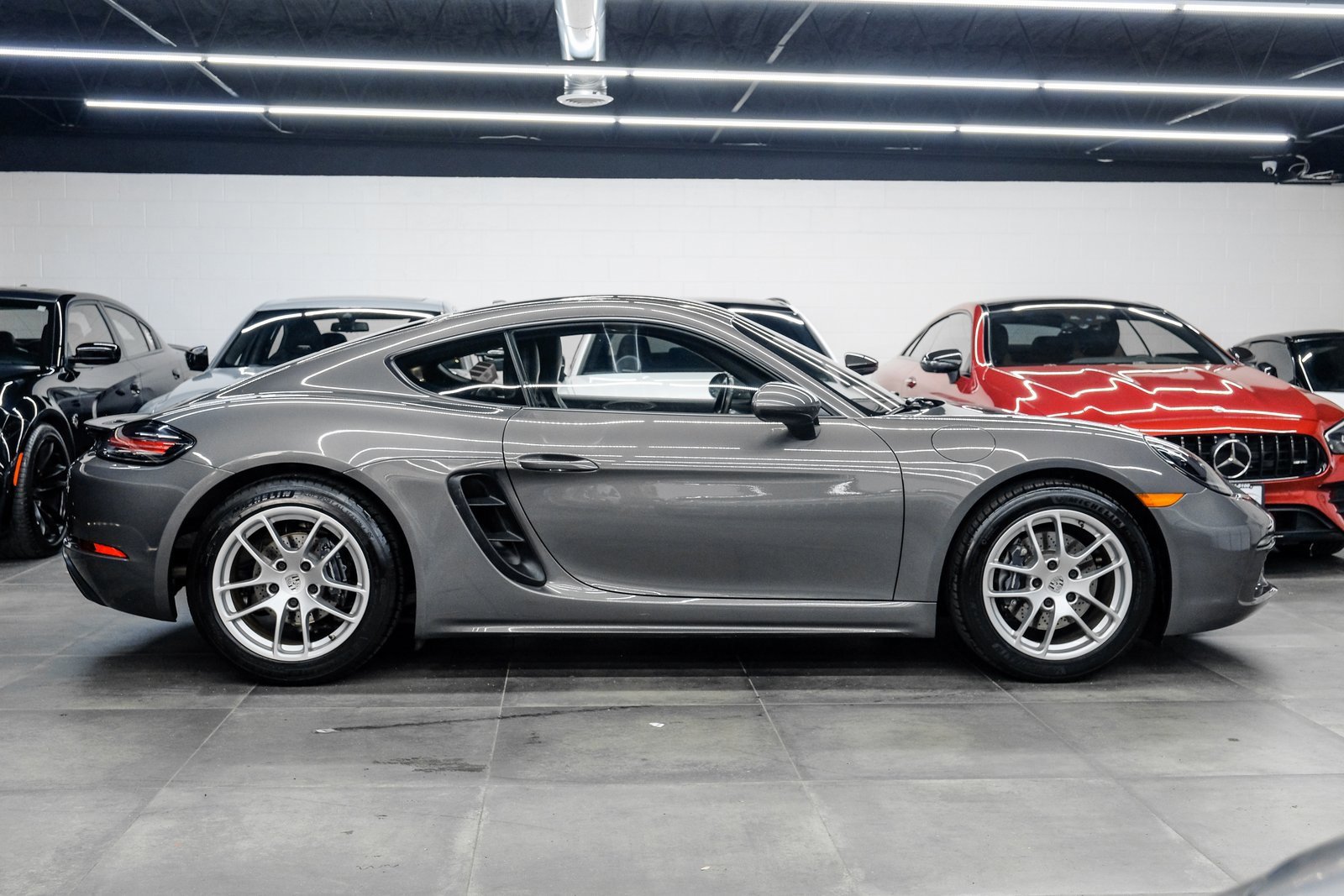 Used 2022 Porsche 718 Cayman image 11