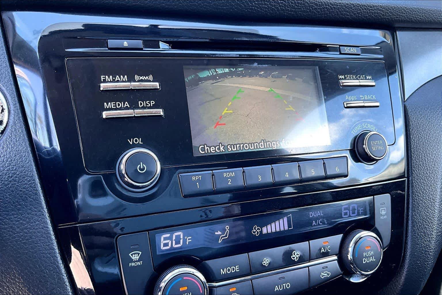 Used 2016 Nissan Rogue SV FWD image 24