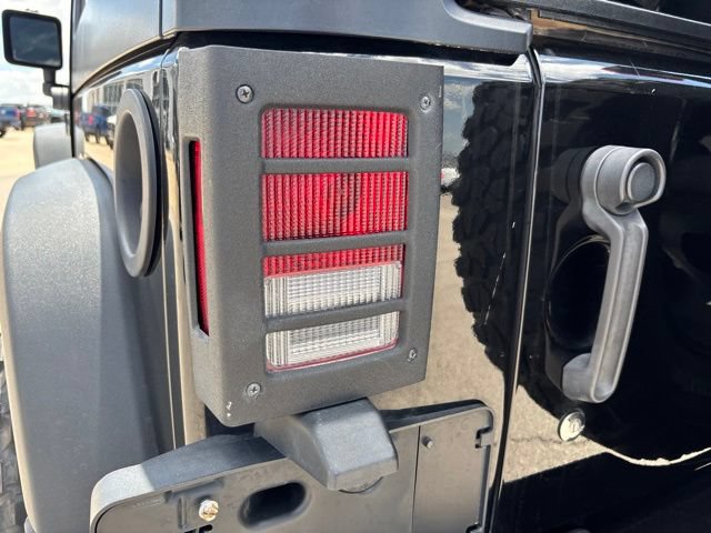 Used 2018 Jeep Wrangler Sport AWD/4WD image 11