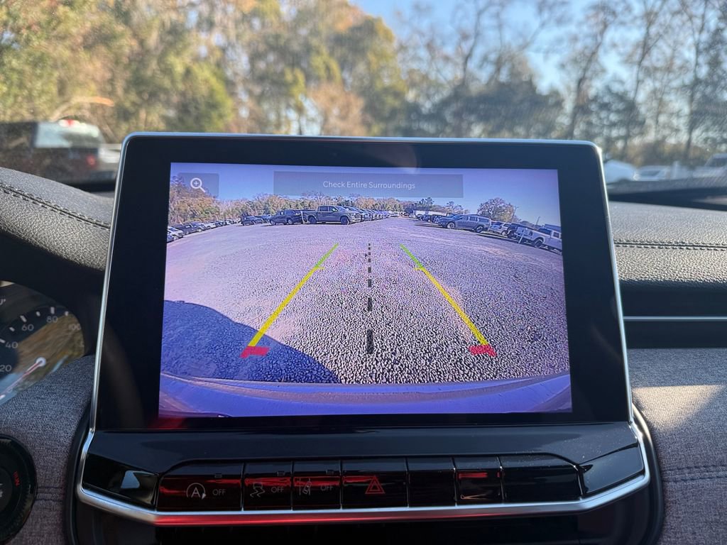 Certified 2024 Jeep Compass Latitude image 32