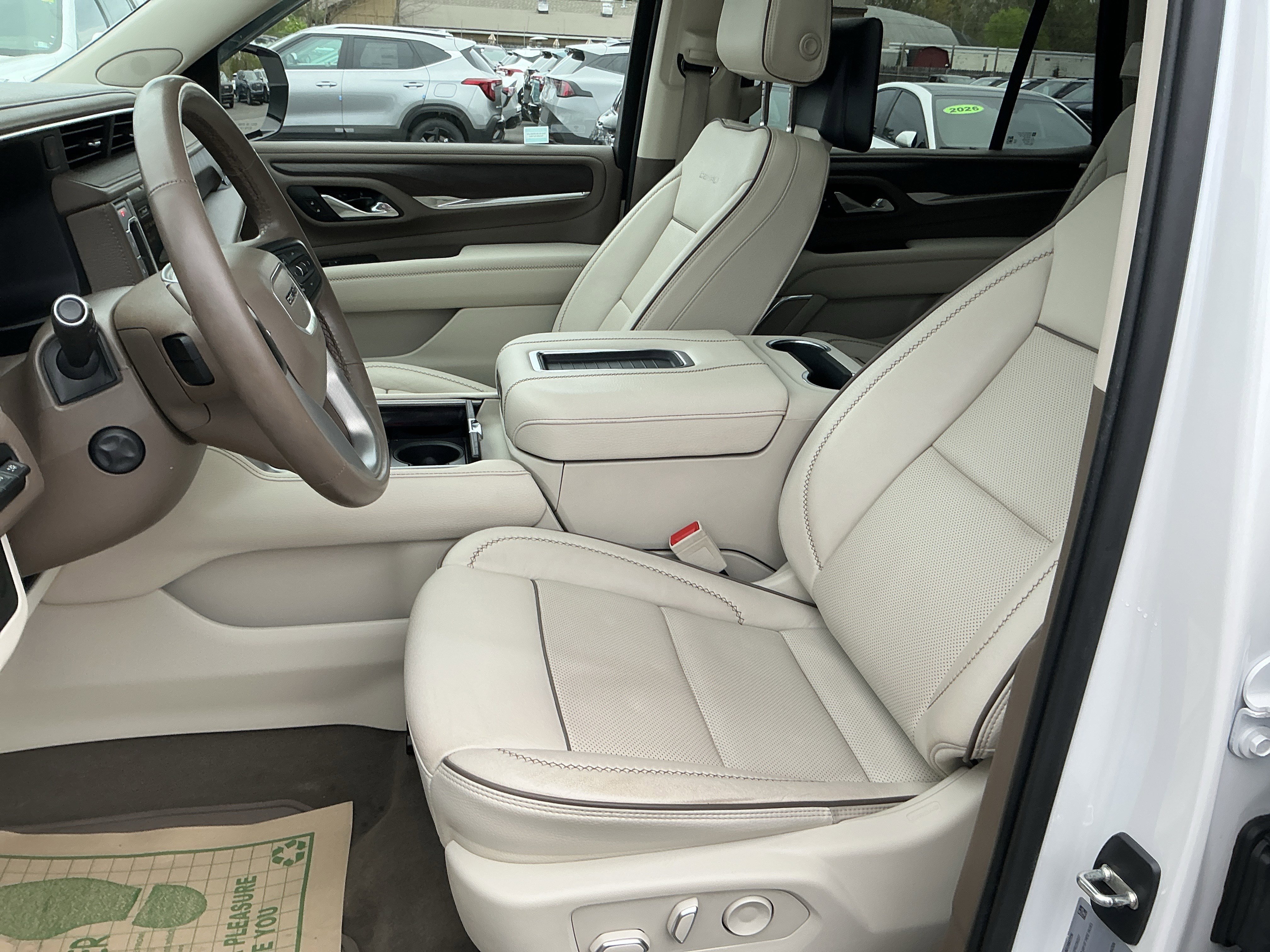 Used 2023 GMC Yukon Denali AWD/4WD image 27