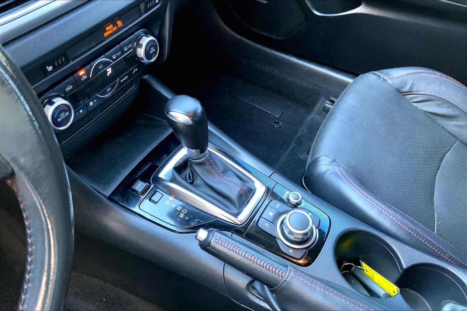 Used 2016 MAZDA MAZDA3 s Grand Touring w/ Technology Package FWD image 17