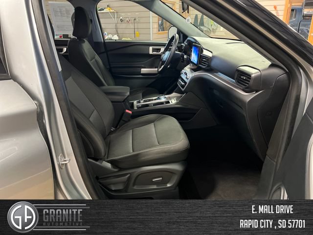Used 2024 Ford Explorer XLT AWD/4WD image 33