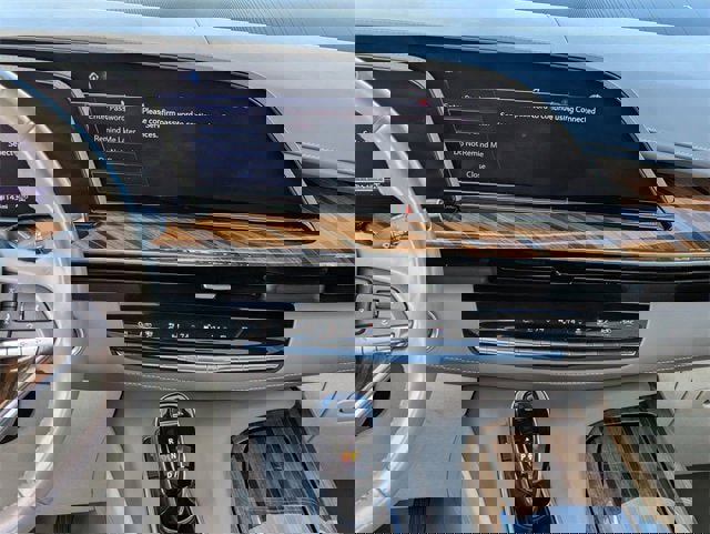 Used 2022 Cadillac Escalade ESV Premium Luxury Platinum image 12